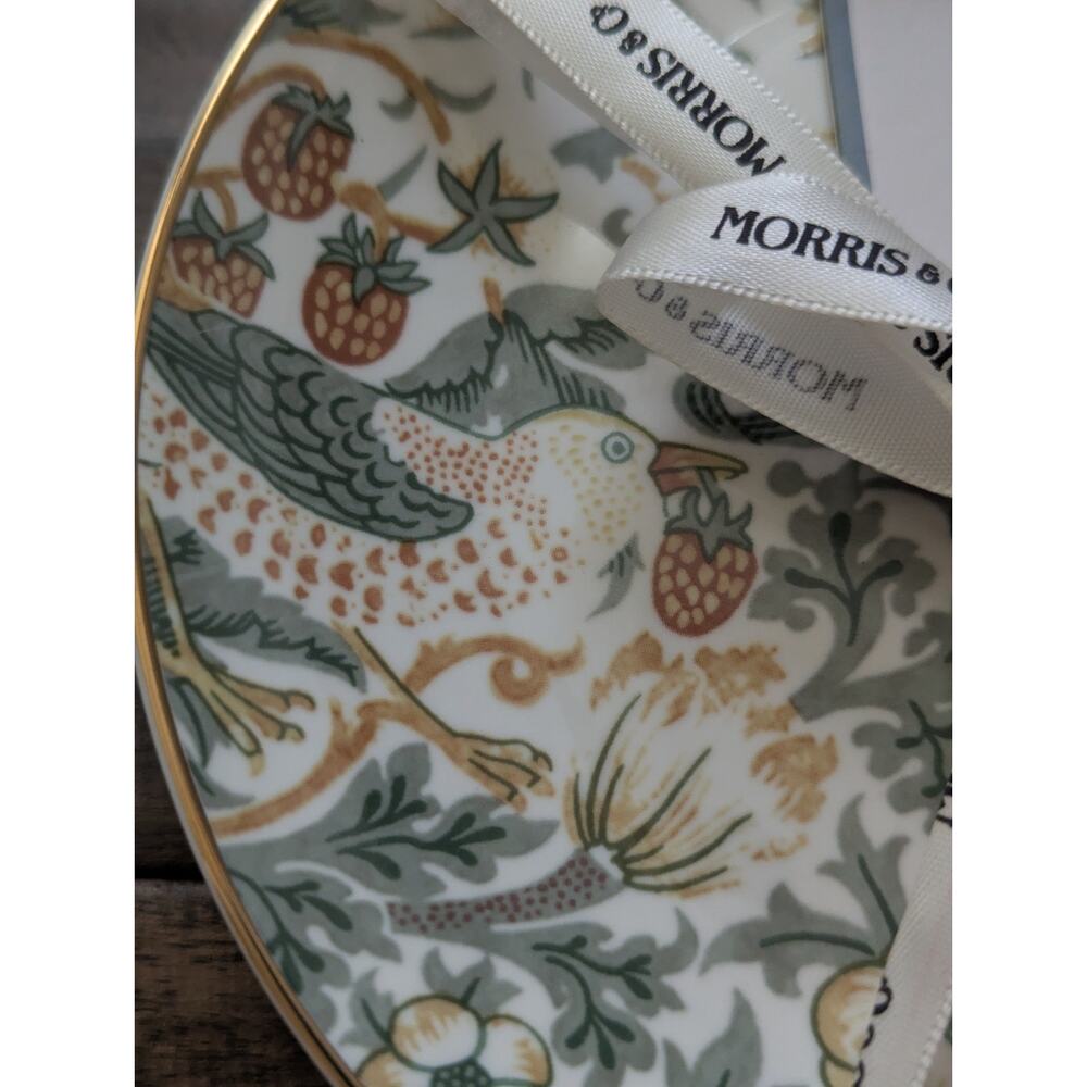 Set Pack 4 William Morris & Co Bird "Strawberry Thief" Appetizer Salad Plates - Picture 2 of 4